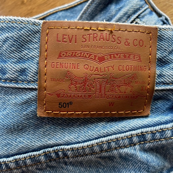 Levis 501 Original Cropped Jeans - Picture 3 of 3